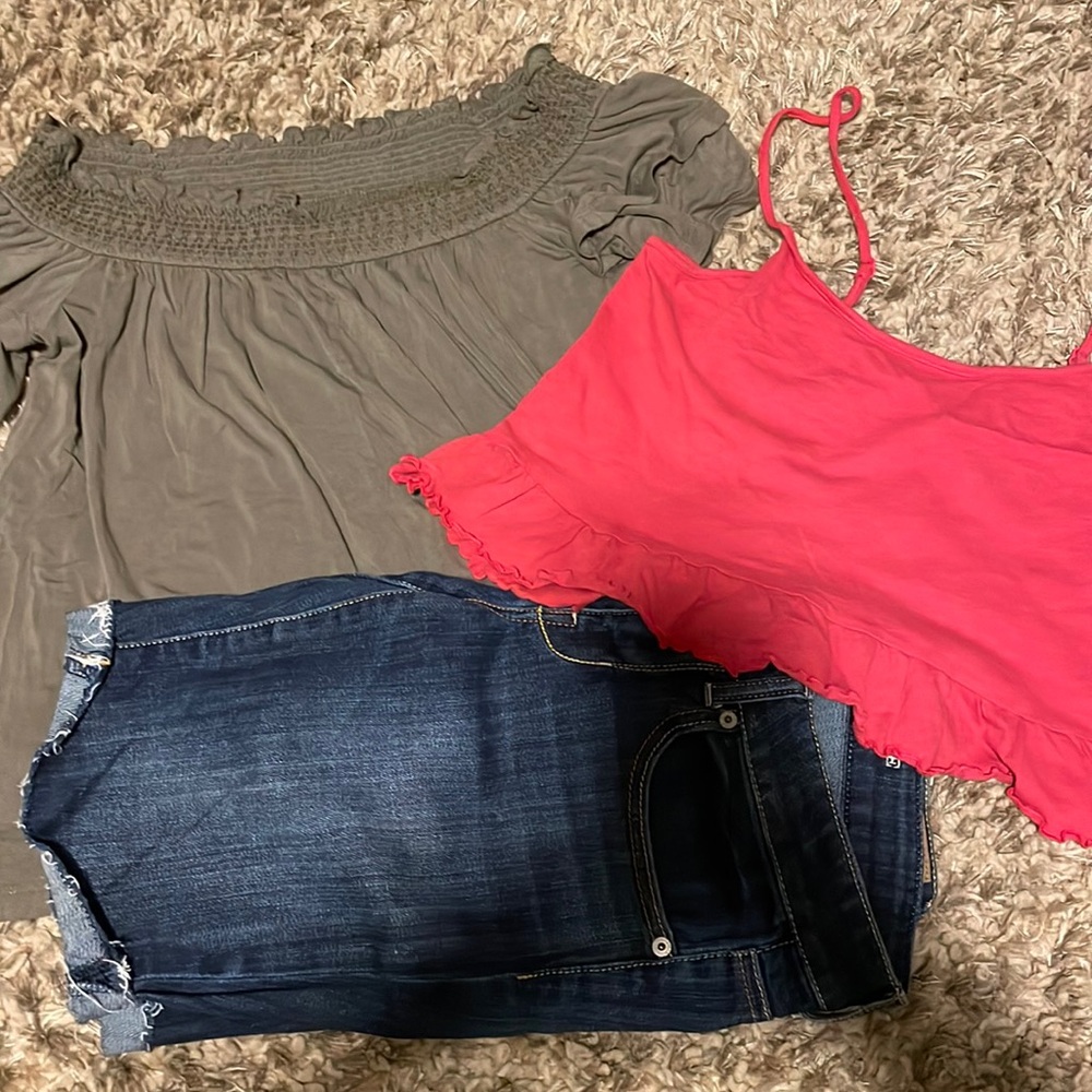 American Eagle Bermuda denim shorts w/2 tops